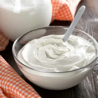 Fıstıklı Yoğurtlu Meyve Kupu